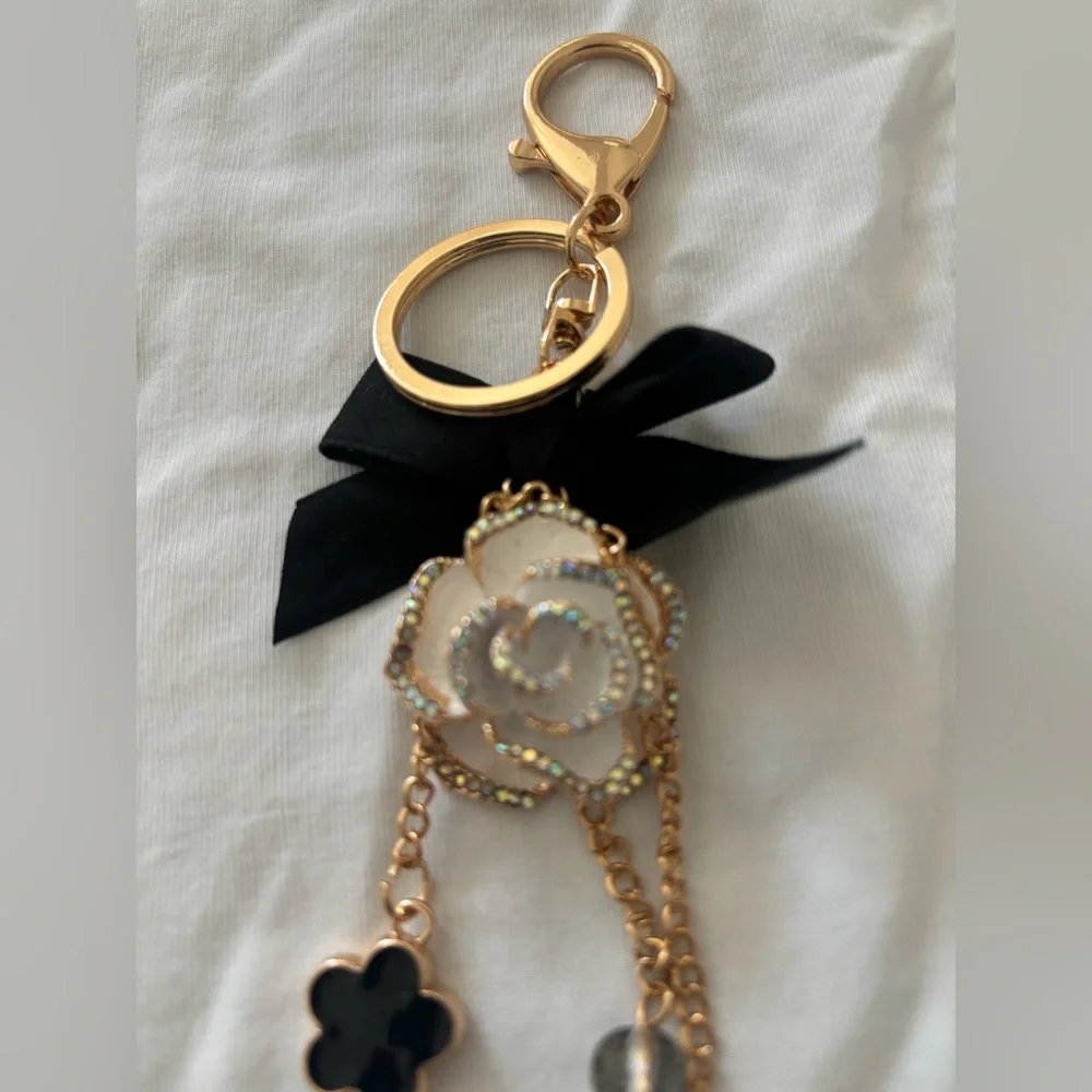 Gold Tone Rose Bag Charm Keychain Rhinestone Flower Pearl Drop Purse Charm - Picture 2 of 2